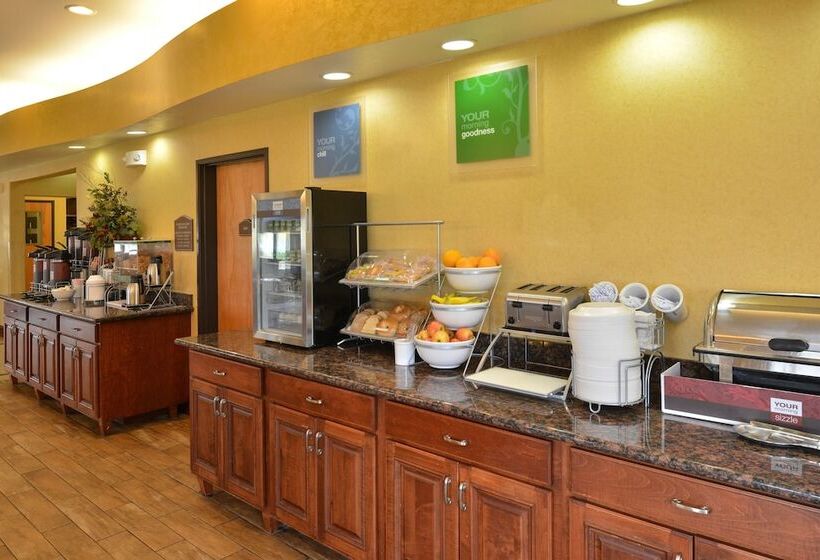 בית מלון כפרי Comfort Suites Salina South