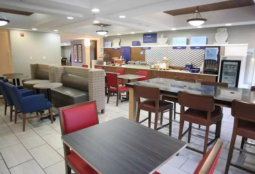 Holiday Inn Express Hotel & Suites Claypool Hill  Richlands Area, An Ihg