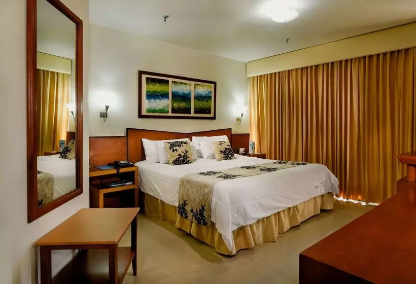 Отель Howard Johnson By Wyndham Barranquilla Versalles