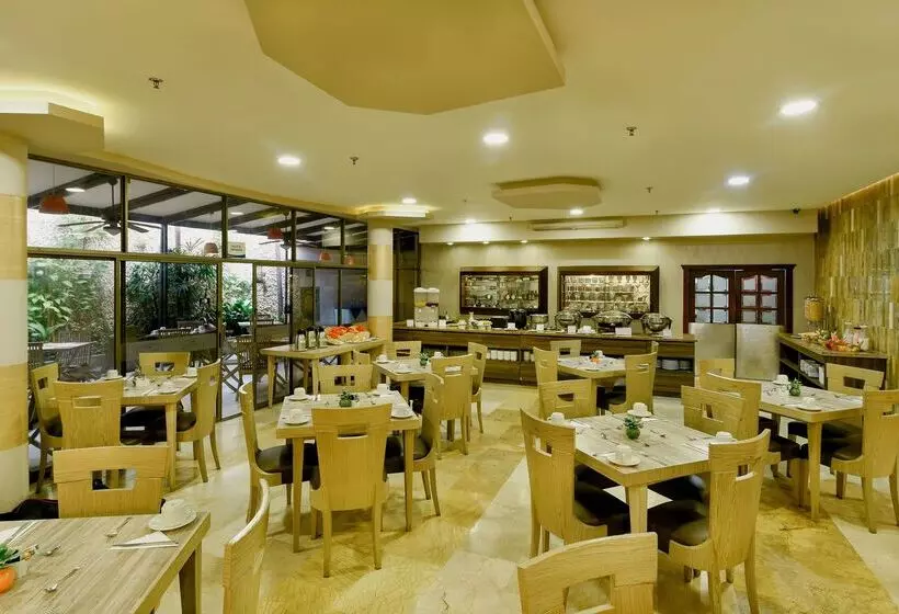 Отель Howard Johnson By Wyndham Barranquilla Versalles