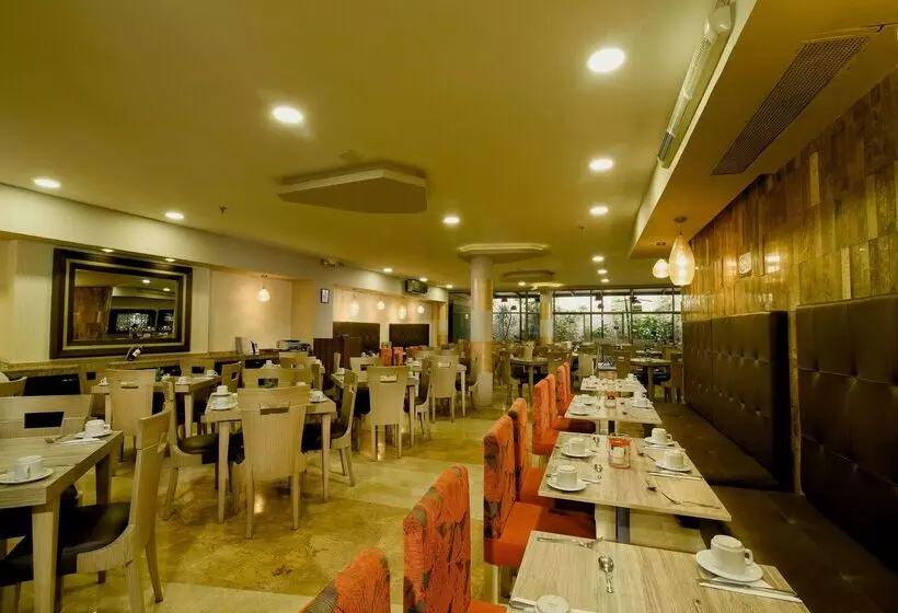 Отель Howard Johnson By Wyndham Barranquilla Versalles