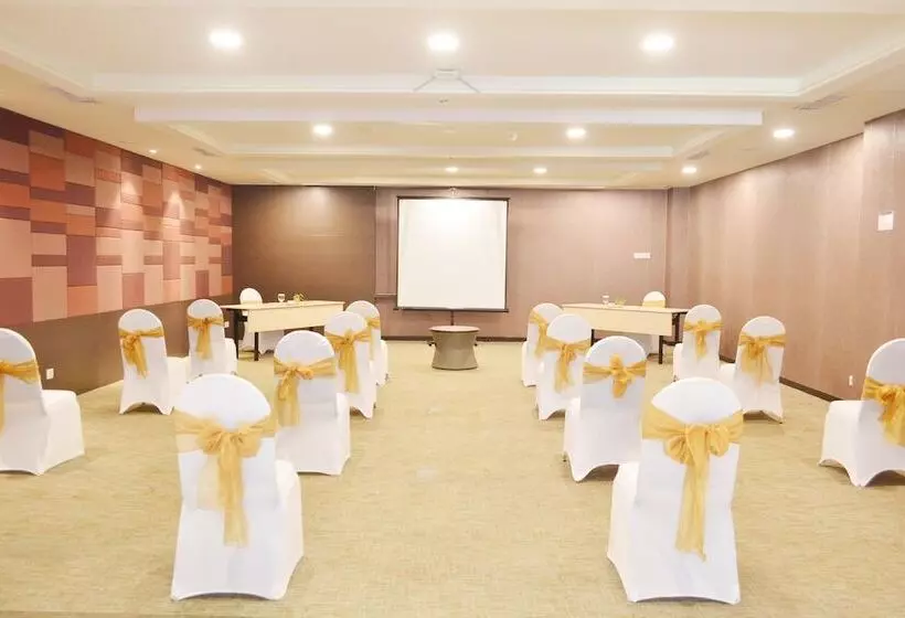 בית מלון כפרי Mercure Padang