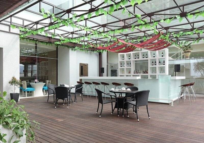 בית מלון כפרי Mercure Padang