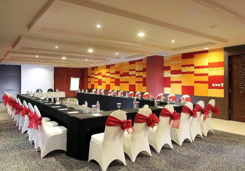 בית מלון כפרי Mercure Padang