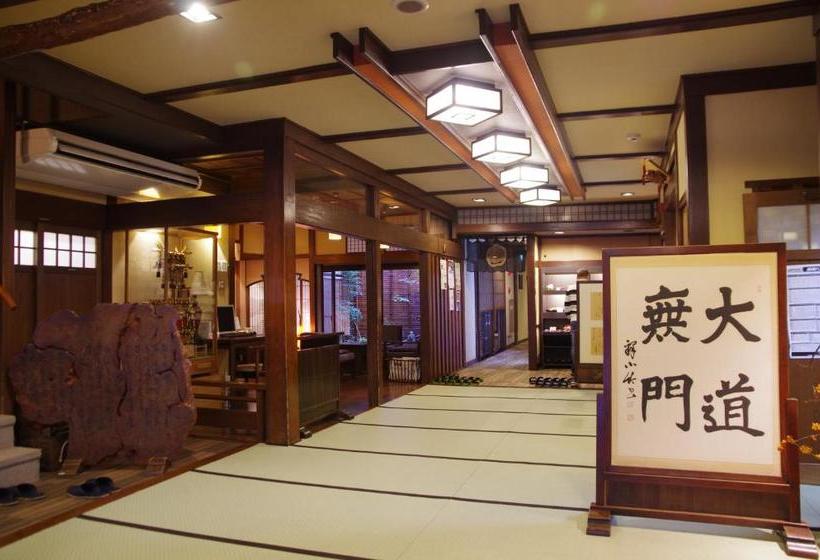 فندق Ryokan Tanabe