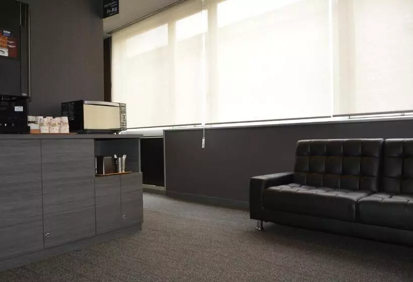 Отель Ueda Ekimae Royal