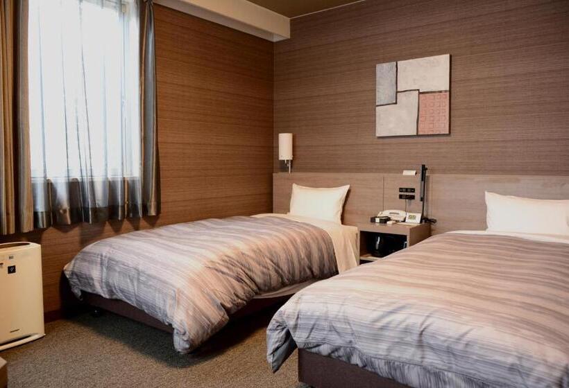 Отель Ueda Ekimae Royal