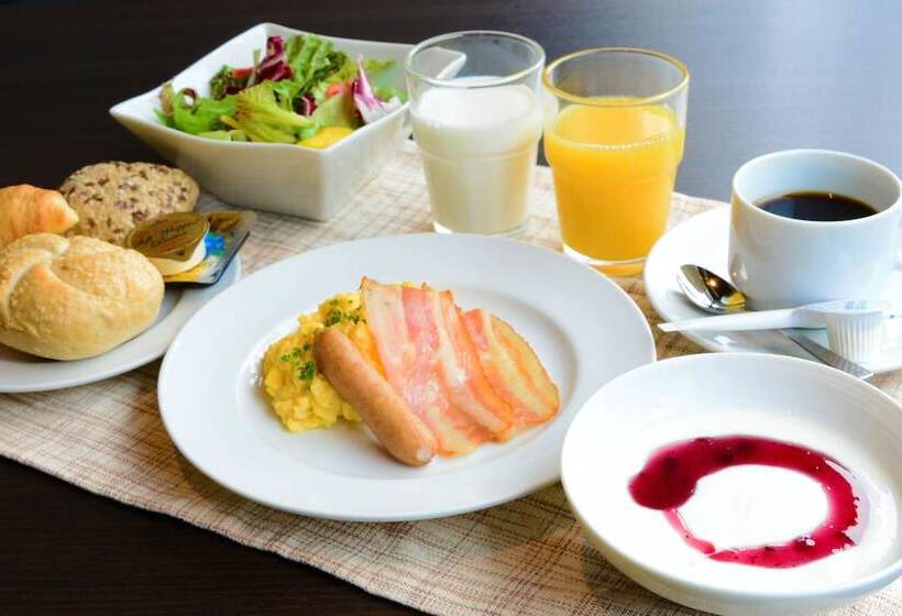 Отель Ueda Ekimae Royal