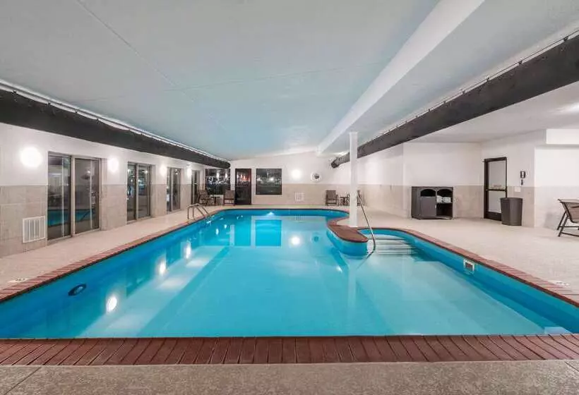 هتل Wingate By Wyndham Bowling Green