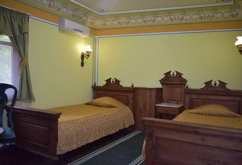 Family Hotel At Renaissance Square