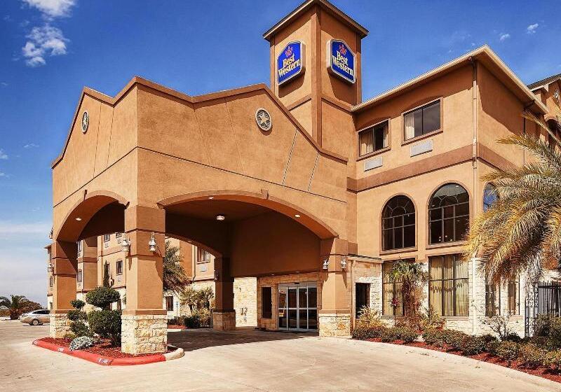 Отель Baymont By Wyndham Cuero