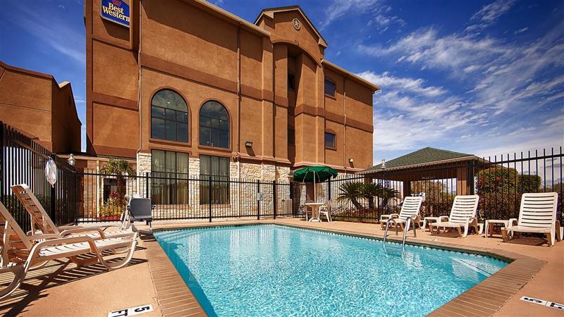 Отель Baymont By Wyndham Cuero