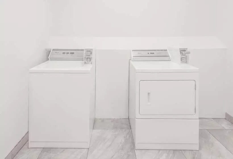 ホテル Baymont By Wyndham Pearsall