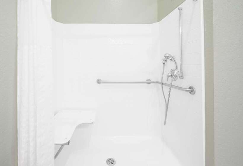 ホテル Baymont By Wyndham Pearsall