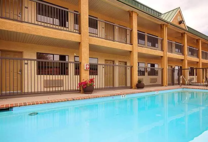 酒店 Best Western Cedar Inn