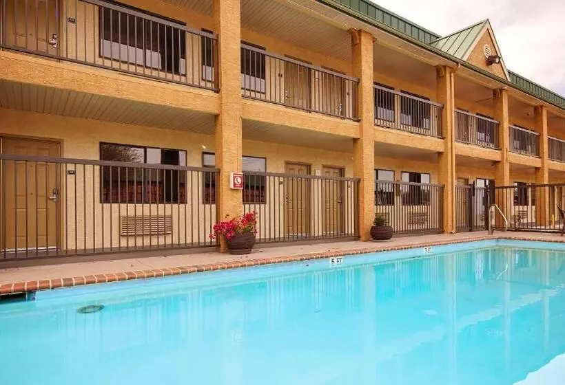 酒店 Best Western Cedar Inn