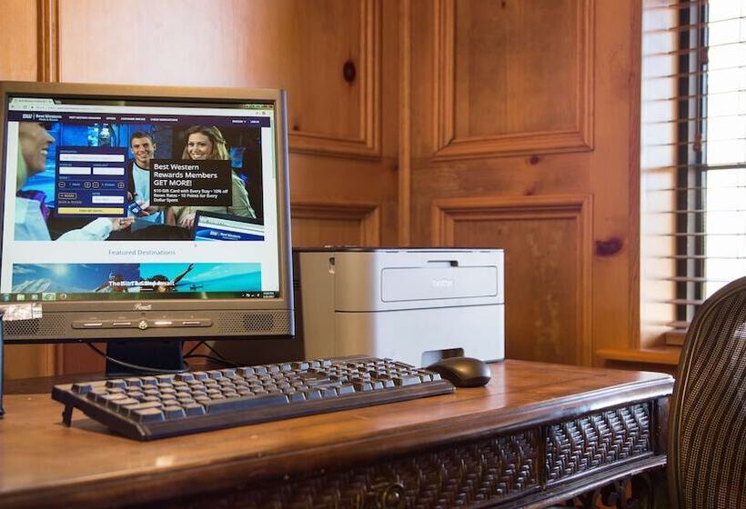 Отель Best Western Dinosaur Valley Inn & Suites