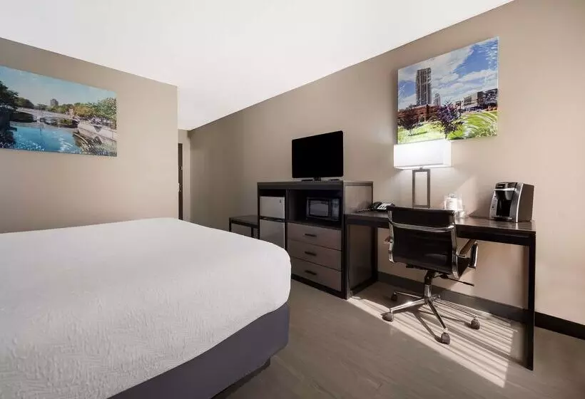 בית מלון כפרי Best Western Executive Inn