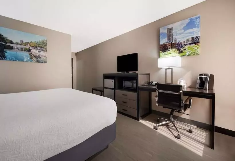 בית מלון כפרי Best Western Executive Inn