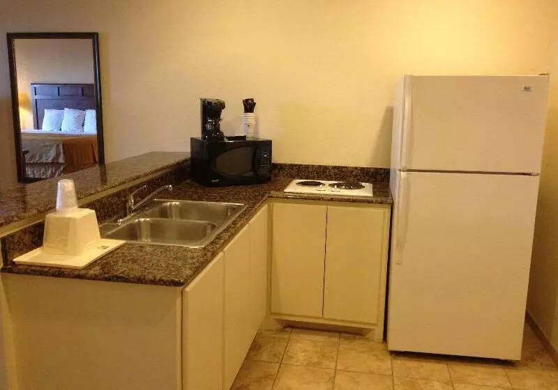 Best Western Lockhart Hotel & Suites