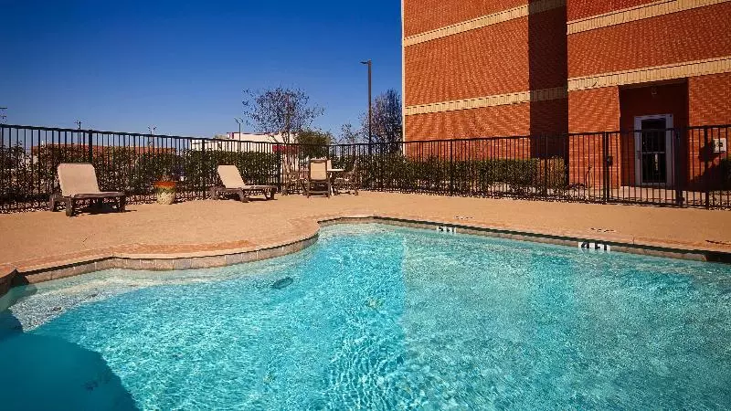 Best Western Lockhart Hotel & Suites