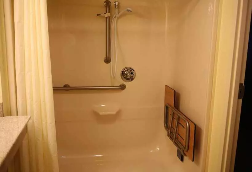 호텔 Best Western Plus Crossroads Inn & Suites