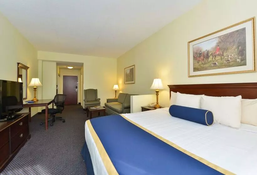 호텔 Best Western Plus Crossroads Inn & Suites