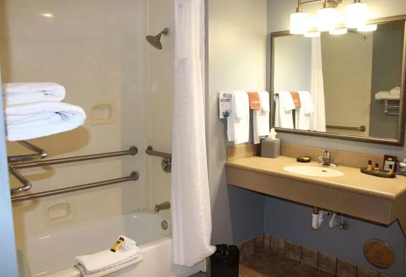 Best Western Plus Two Rivers Hotel & Suites