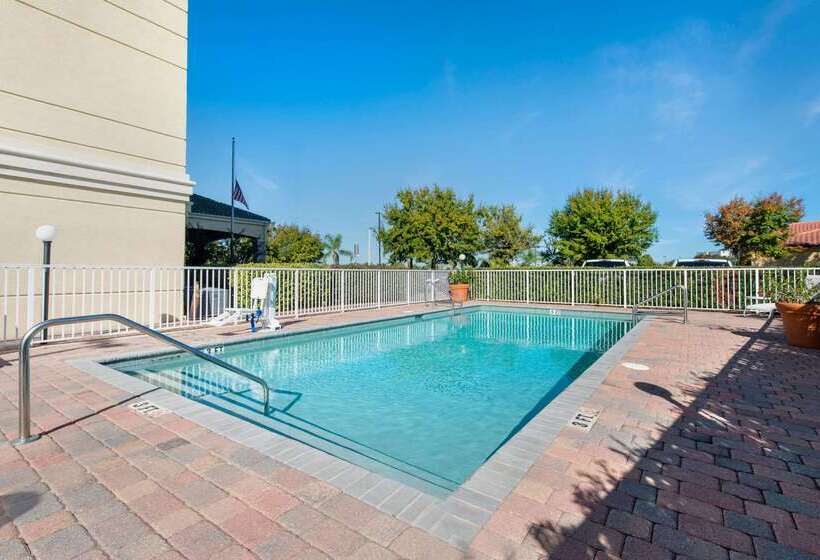 ホテル Comfort Inn & Suites Tavares North