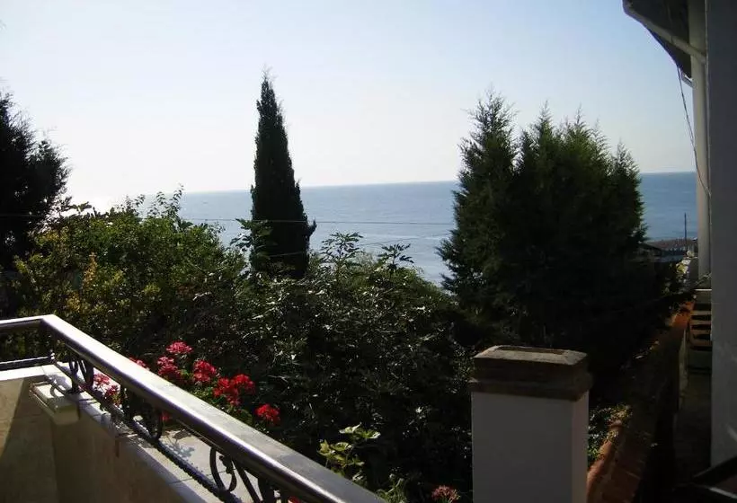 Hotel Dari Guest Rooms стаи за гости дари