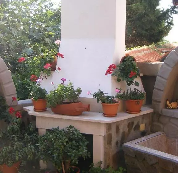 Hotel Dari Guest Rooms стаи за гости дари