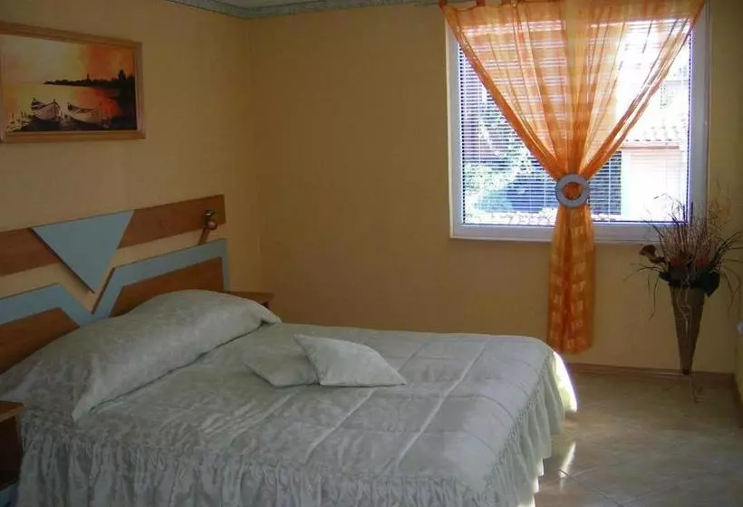 Hotel Dari Guest Rooms стаи за гости дари