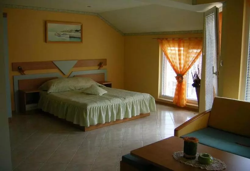 Hotel Dari Guest Rooms стаи за гости дари