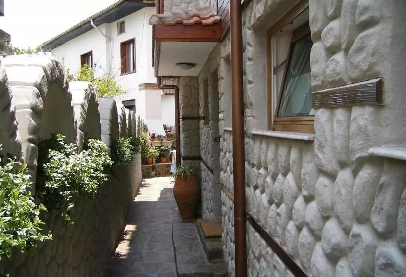 Hotel Dari Guest Rooms стаи за гости дари