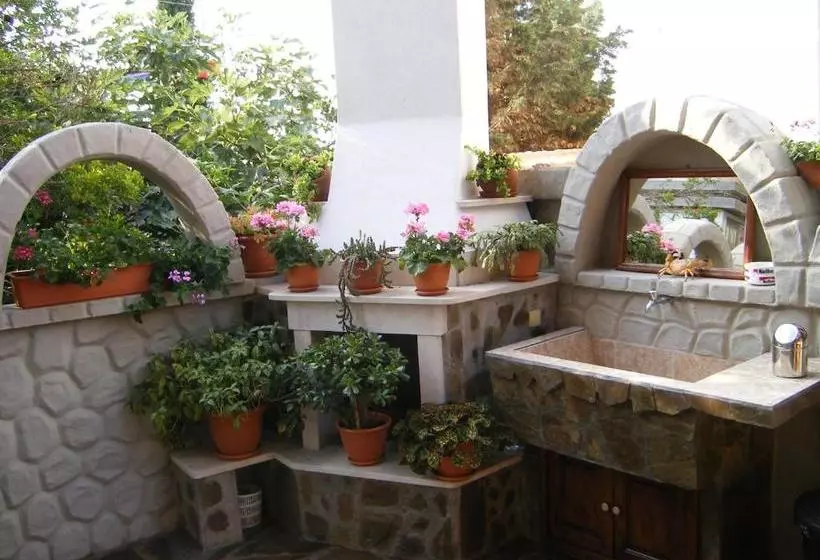 Hotel Dari Guest Rooms стаи за гости дари