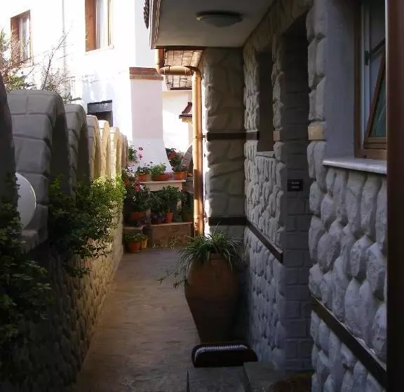 Hotel Dari Guest Rooms стаи за гости дари