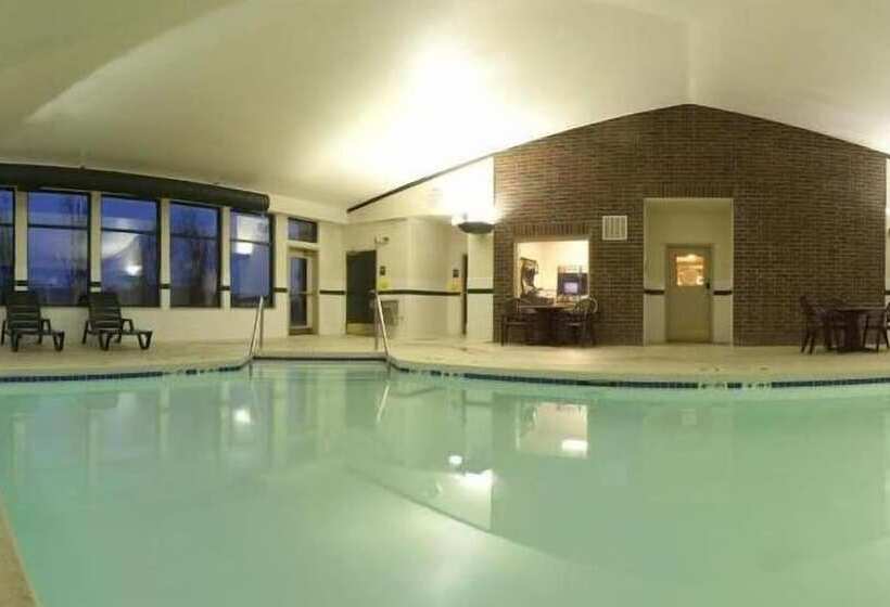 Holiday Inn Express Hotel & Suites Fort Atkinson, An Ihg