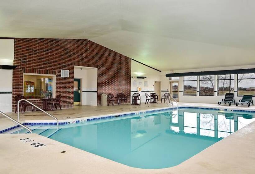 Holiday Inn Express Hotel & Suites Fort Atkinson, An Ihg