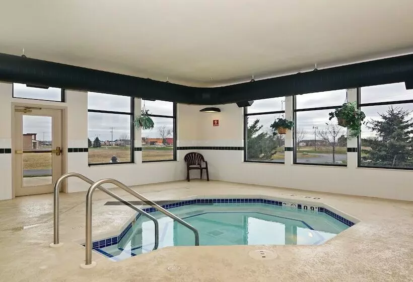 Holiday Inn Express Hotel & Suites Fort Atkinson, An Ihg