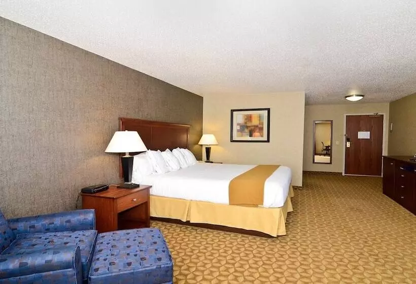Holiday Inn Express Hotel & Suites Fort Atkinson, An Ihg