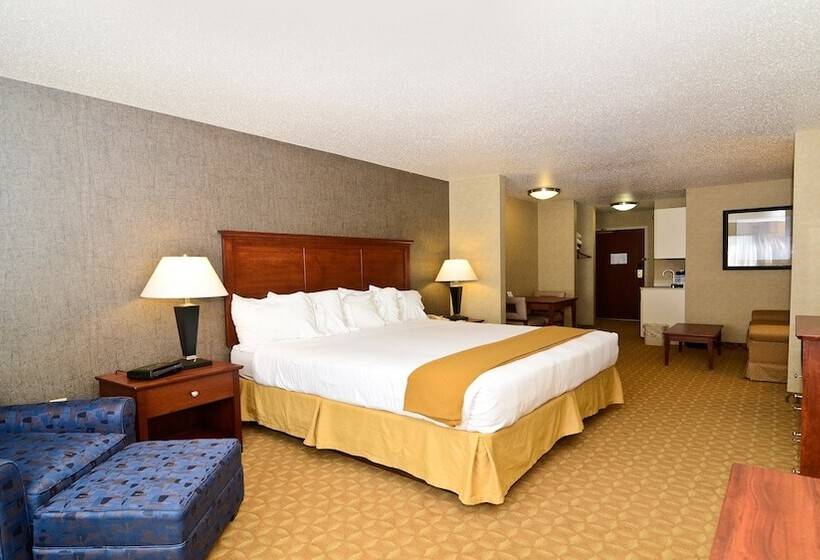 Holiday Inn Express Hotel & Suites Fort Atkinson, An Ihg
