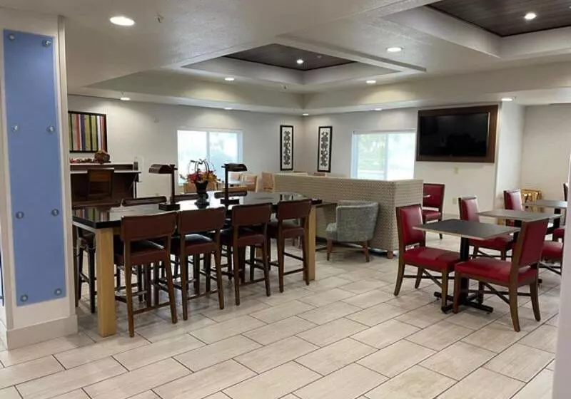 Holiday Inn Express Hotel & Suites Lewisburg, An Ihg