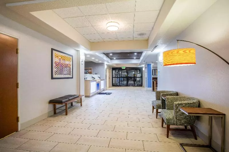 Holiday Inn Express Hotel & Suites Lewisburg, An Ihg