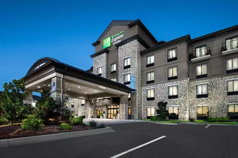 Отель Holiday Inn Express Conway, An Ihg