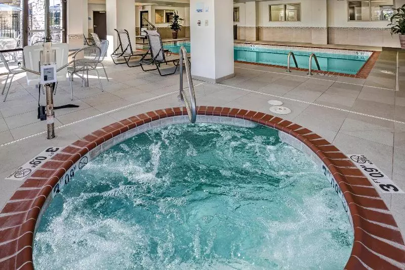 Отель Holiday Inn Express Conway, An Ihg