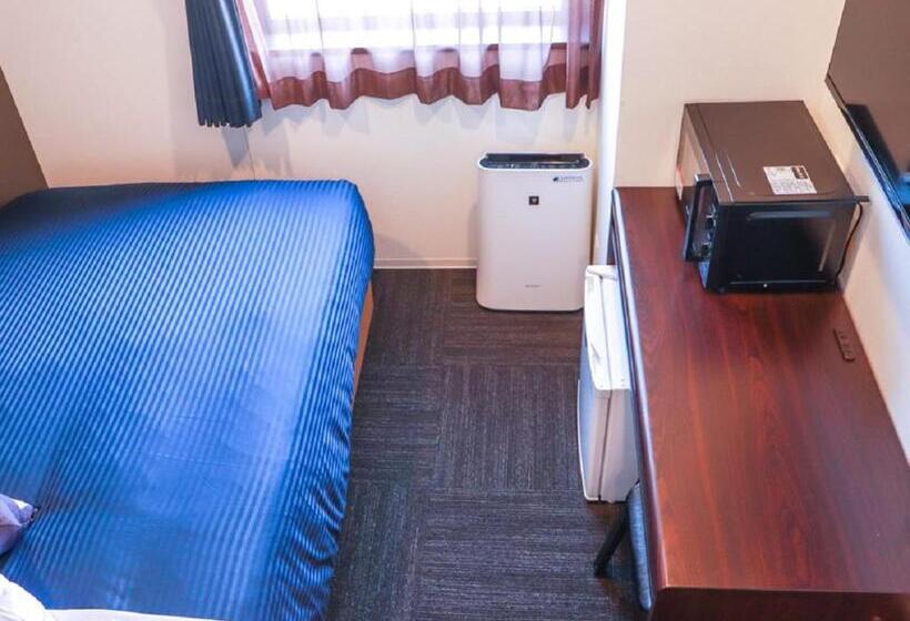 בית מלון כפרי Livemax Chiba Minato Eki Mae