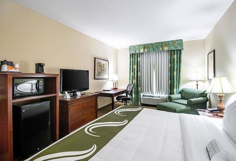 فندق Quality Inn & Suites