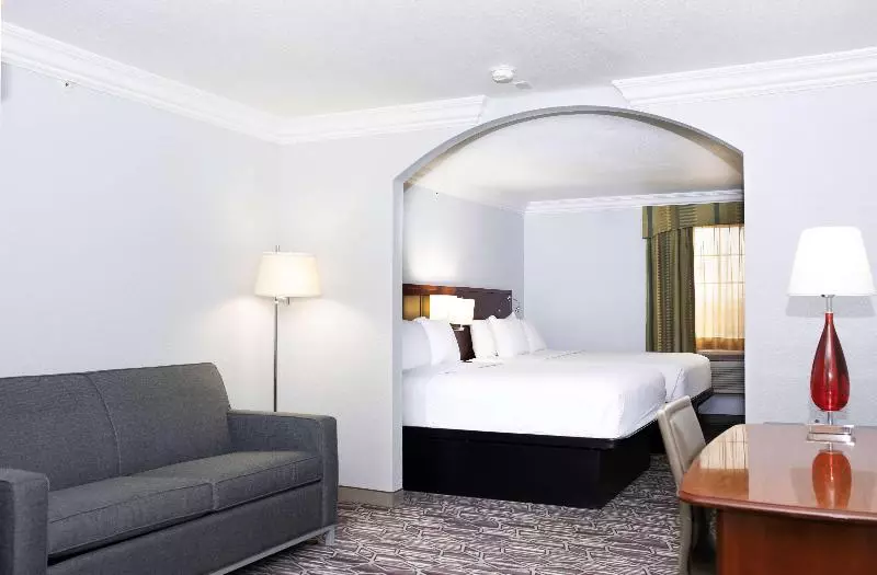 호텔 Surestay Plus By Best Western Fort Worth Benbrook