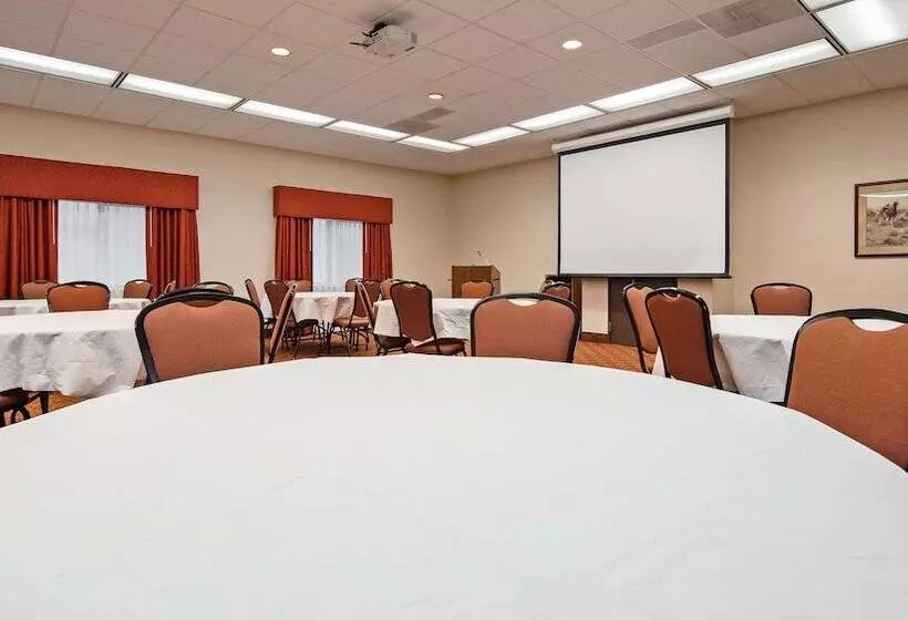 Отель Days Inn By Wyndham Coffeyville