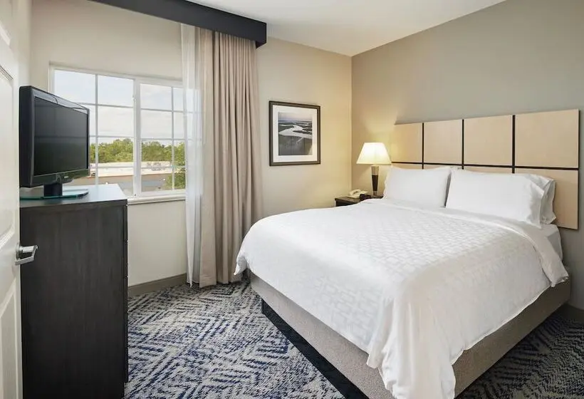 ホテル Candlewood Suites Charleston Northwoods, An Ihg